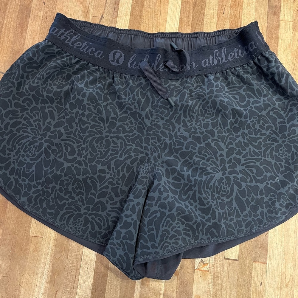 Lululemon reversible shorts 12